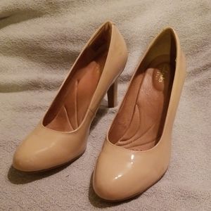 Clark's artisan heels 9 1/2